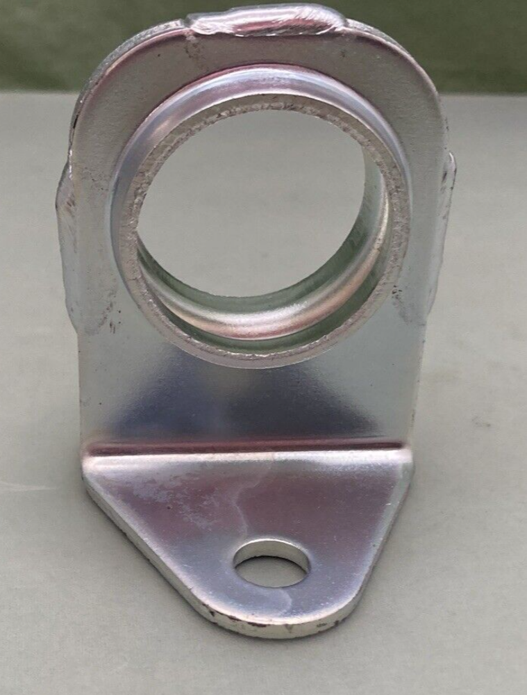 NEW GENUINE YAMAHA 5UG-F1440-00 MUFFLER STAY