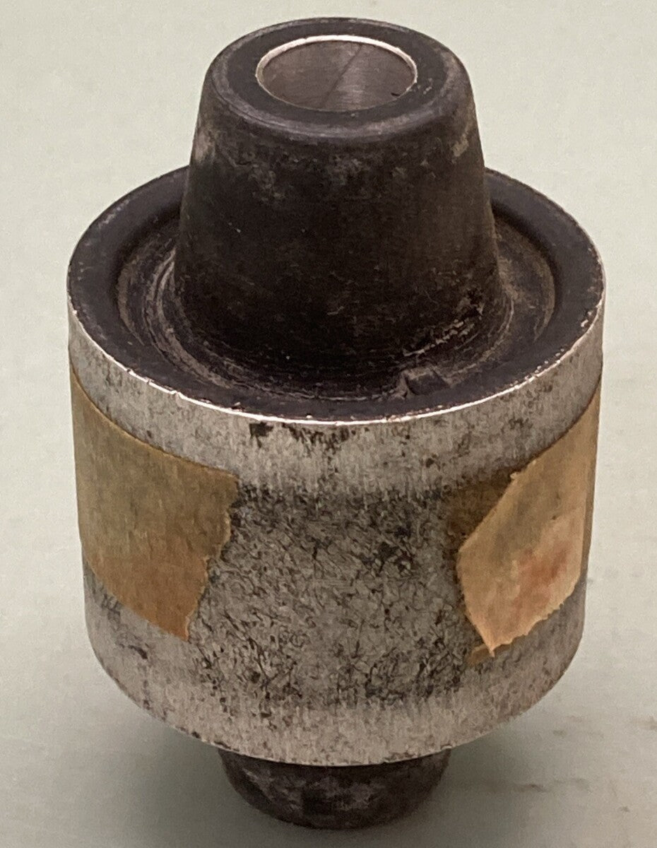 NEW GENUINE MERCURY 26211 LOWER RUBER MOUNT