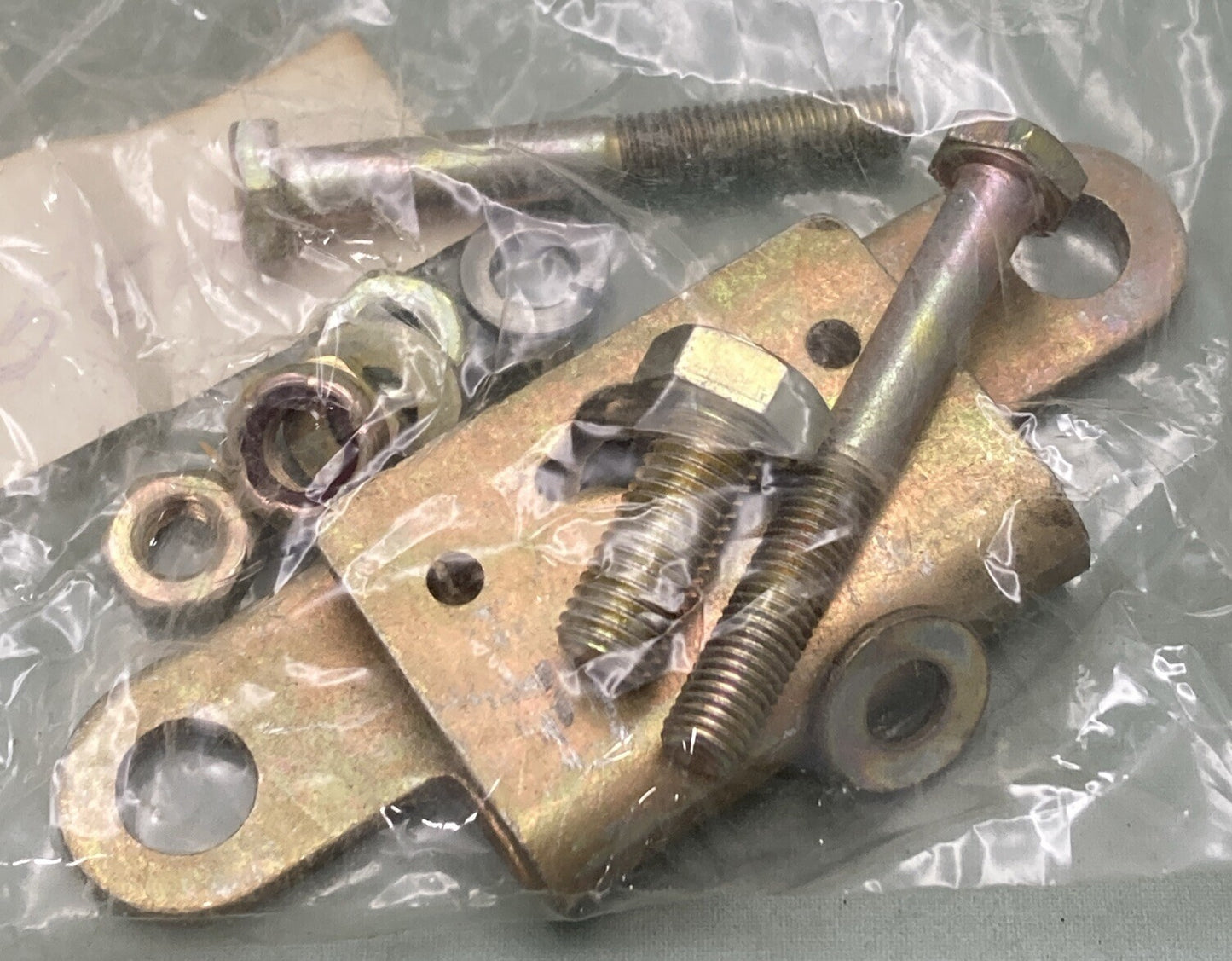 NEW GENUINE MERCURY 28689A 1 BRACKET ASSEMBLY