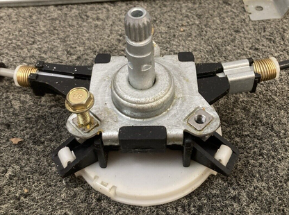 NEW GENUINE ACDELCO 11R525 MANUAL WINDOW REGULATOR CHEVY SATURN GM 19297457