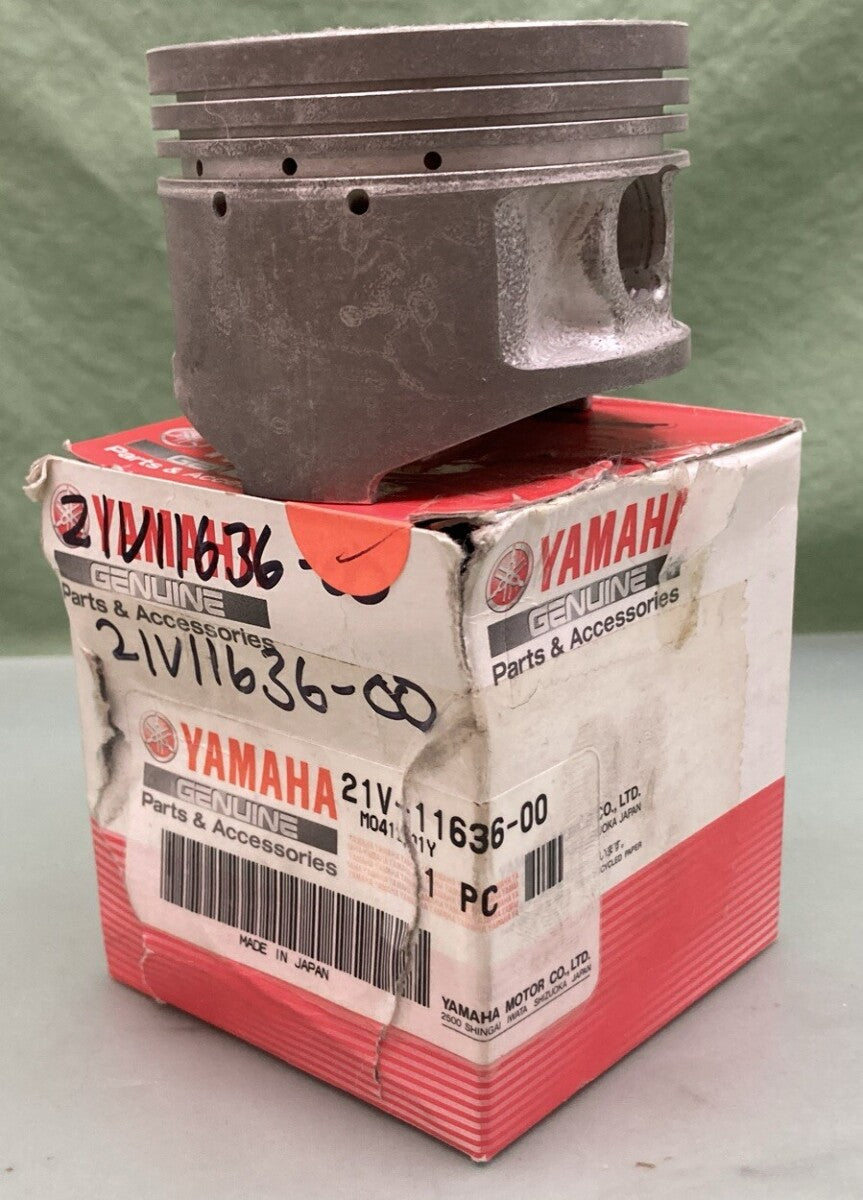 NEW GENUINE YAMAHA 21V-11636-00 PISTON 2 O/S 050