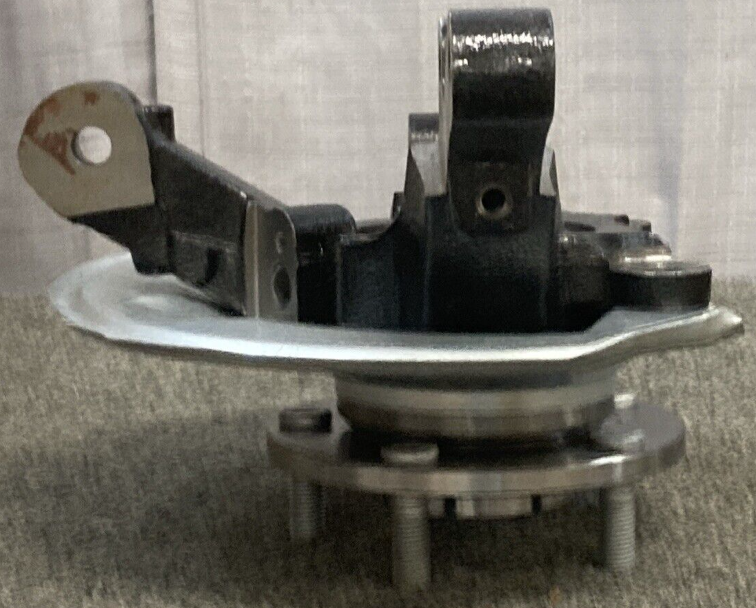 NEW REPLACES GM 698410 Right Loaded Steering Knuckle, WHEEL HUB