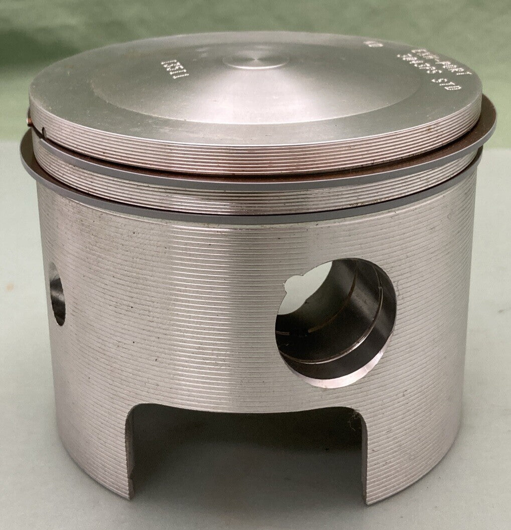 NEW GENUINE WISECO 3043PS OMC LOOP CHARGE PORT PISTON