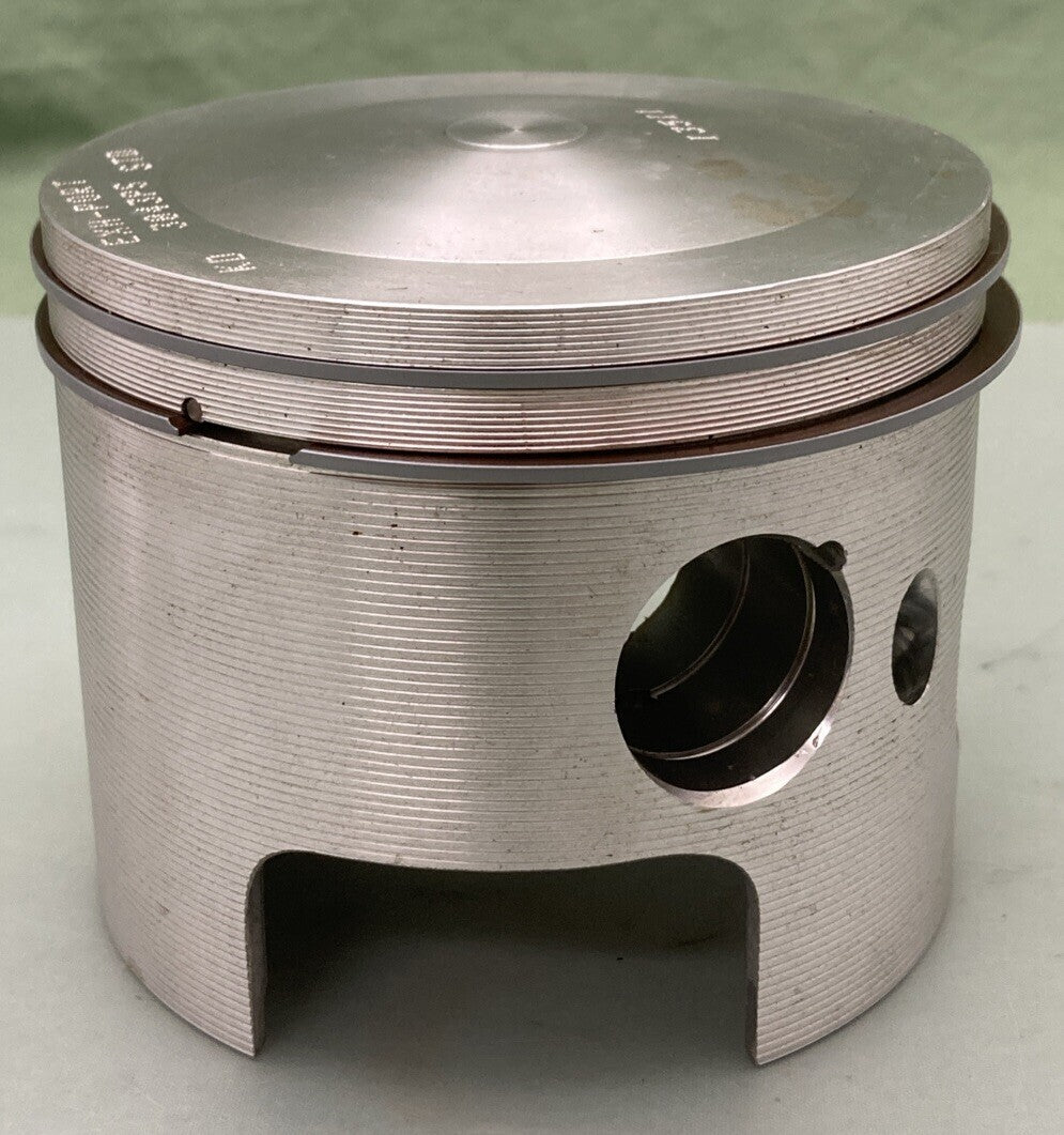 NEW GENUINE WISECO 3043PS OMC LOOP CHARGE PORT PISTON