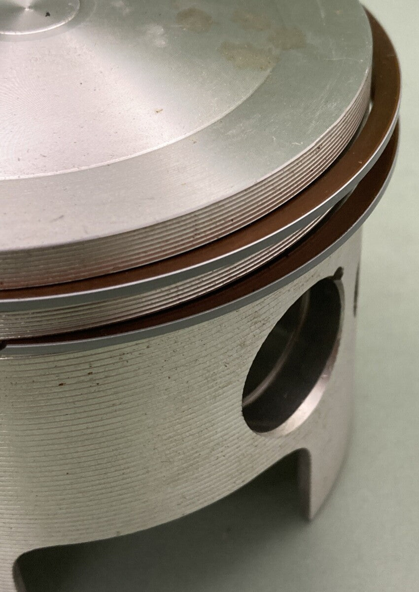 NEW GENUINE WISECO 3043PS OMC LOOP CHARGE PORT PISTON