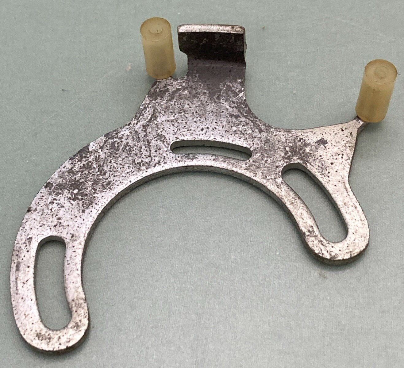 MERCURY QUICKSILVER 27029A1 THROTTLE PICK UP PLATE ASSEMBLY