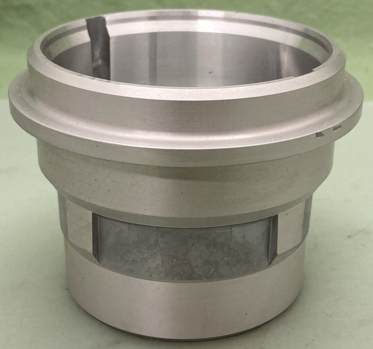 NEW GENUINE OMC 911750 BEARING CARRIER