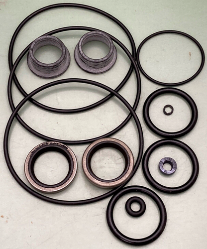 NEW GENUINE OMC 985613 GEARCASE SEAL KIT INCOMPLETE