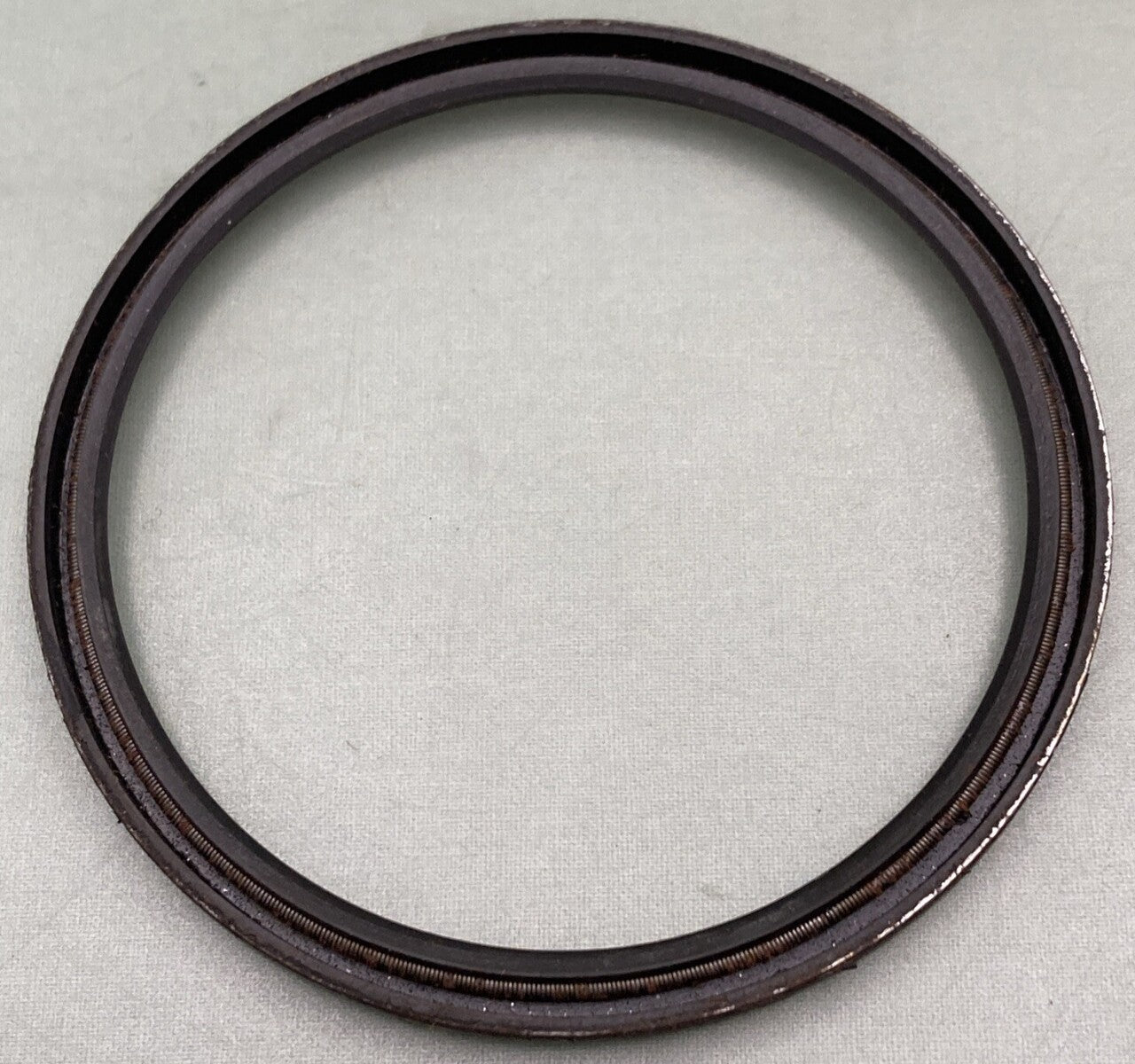 NEW REPLACES MERCURY QUICKSILVER 26-54301 OIL SEAL