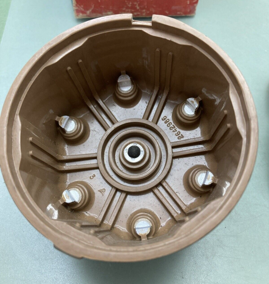 NEW GENUINE MOPAR 2448273 DISTRIBUTOR CAP