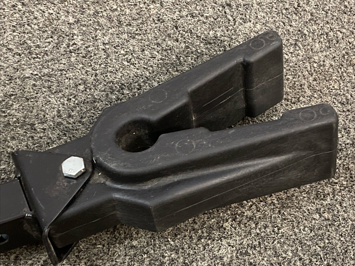 NEW OUTBOARD ENGINE TRAILER BRACE