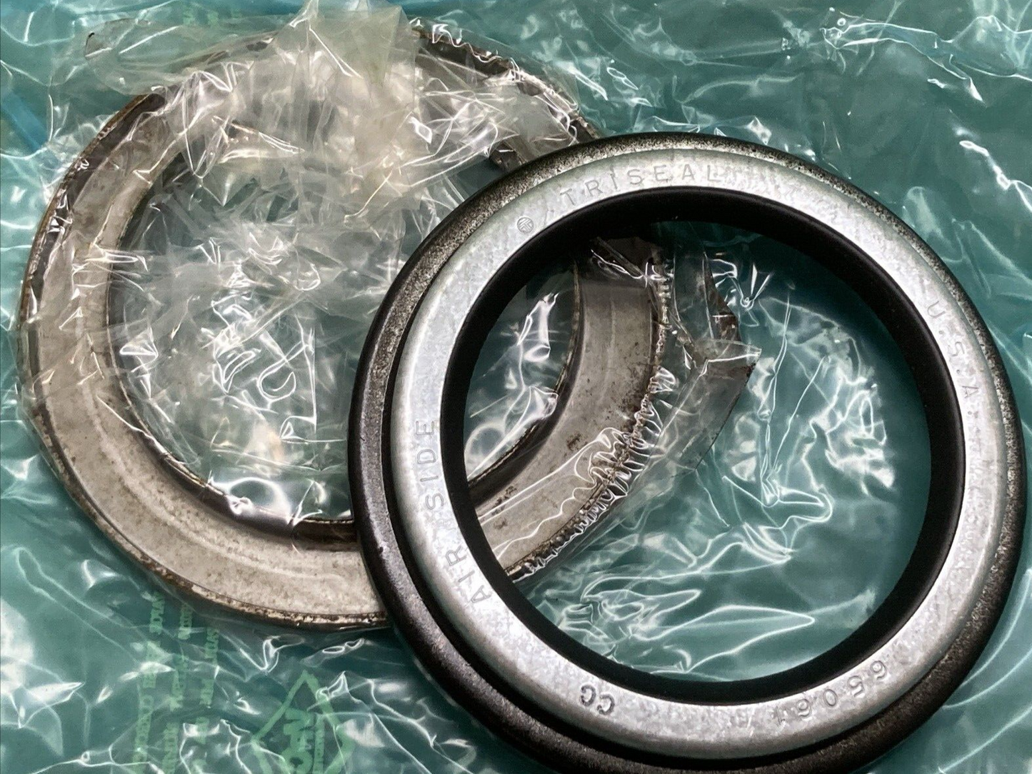 NEW TRISEAL MVP 70561 WHEEL SEAL & SLEEVE SET 65061 68061 19,000# TRAILER
