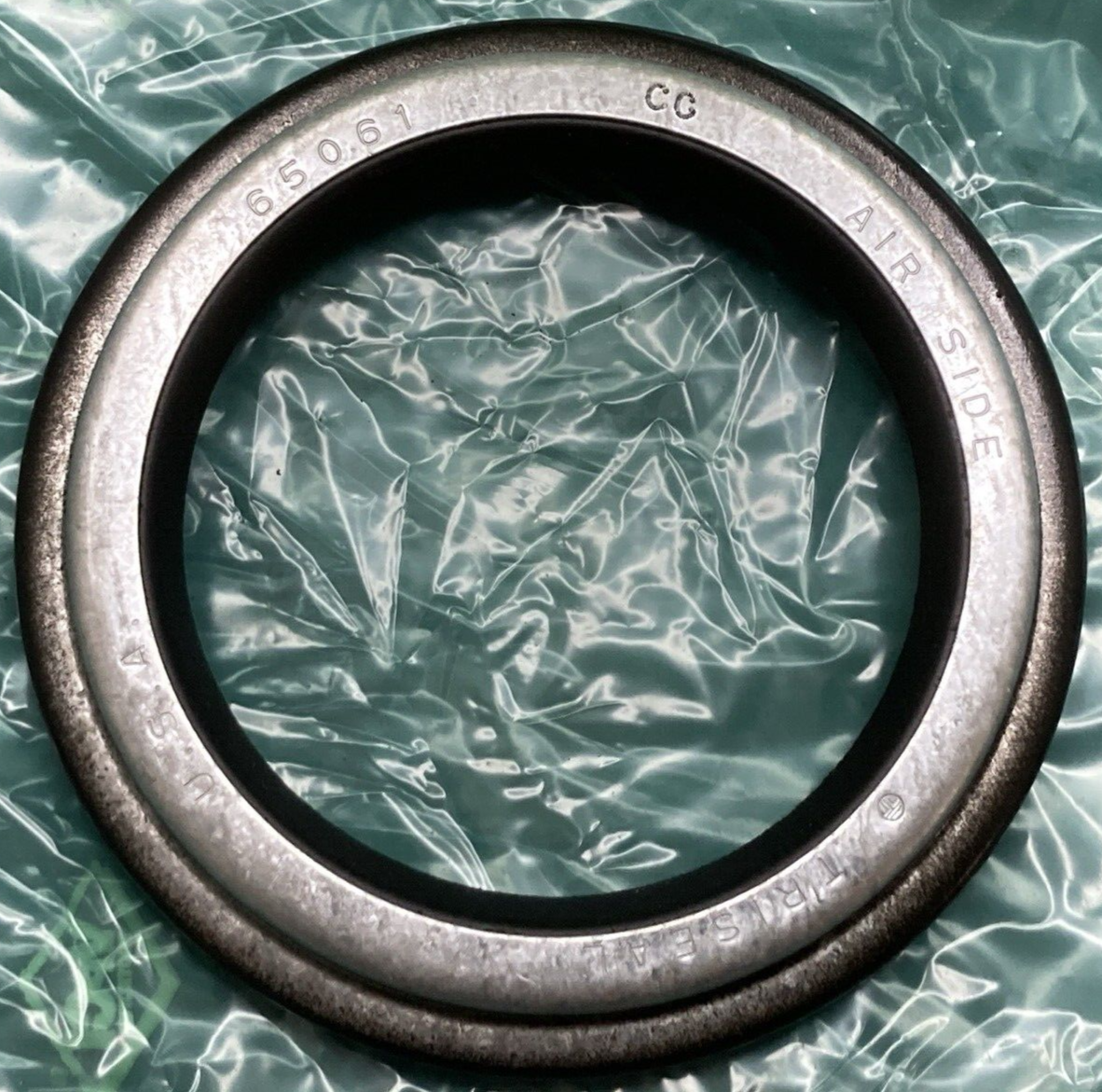 NEW TRISEAL MVP 70561 WHEEL SEAL & SLEEVE SET 65061 68061 19,000# TRAILER
