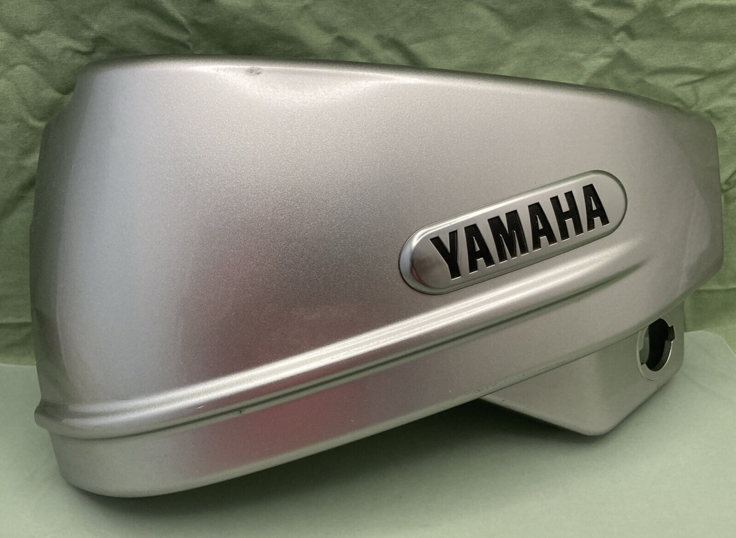 NEW GENUINE YAMAHA 4TR-21711-10 COVER SIDE 1 SUPERSEDES 4TR-21711-00-00