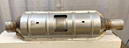 NEW GENUINE MAGNAFLOW 55300 Standard Grade Universal Catalytic Converter