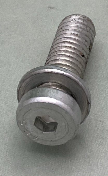 NEW HARLEY DAVIDSON V16931 TOURING FOOTPEG BRACKET