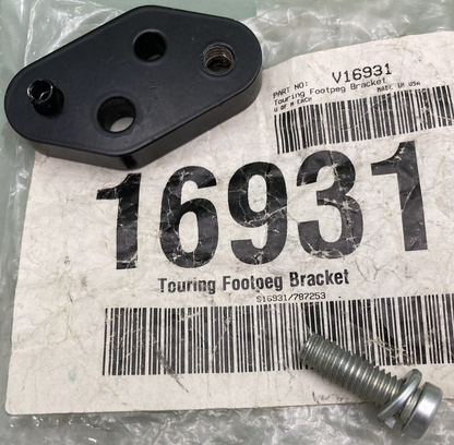 NEW HARLEY DAVIDSON V16931 TOURING FOOTPEG BRACKET