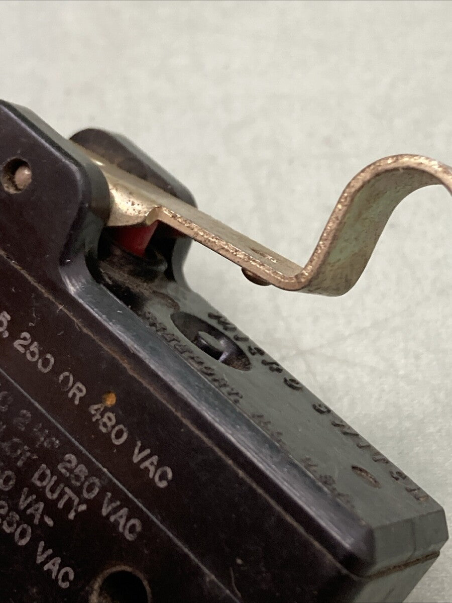 NEW REPLACES HONEYWELL BE-2RV5-A2 MICRO SWITCH