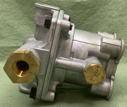NEW SEALCO 110470X 3/4" Reservoir Port Relay Emergency Valve