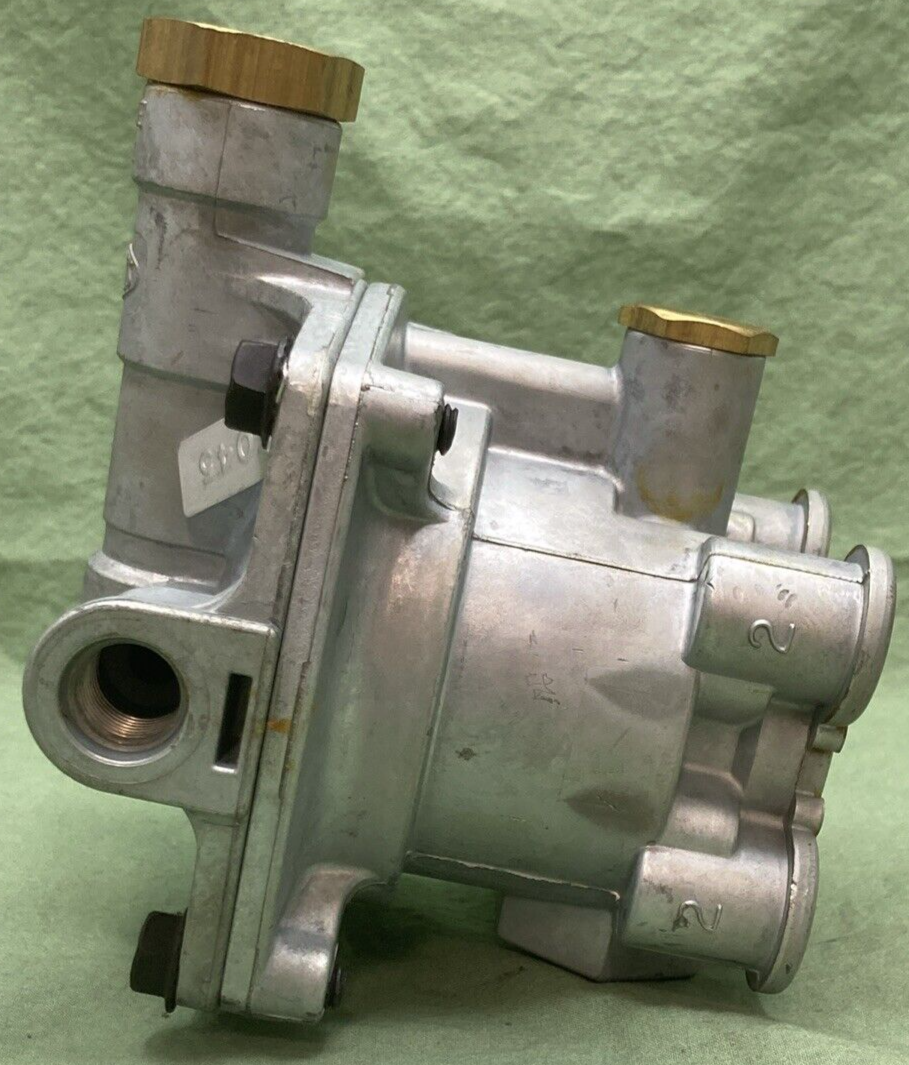 NEW SEALCO 110470X 3/4" Reservoir Port Relay Emergency Valve