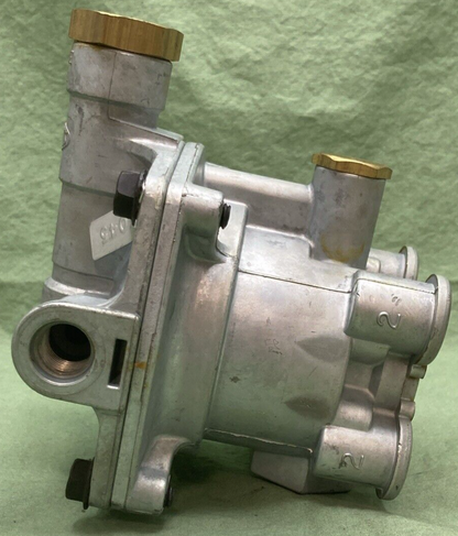 NEW SEALCO 110470X 3/4" Reservoir Port Relay Emergency Valve
