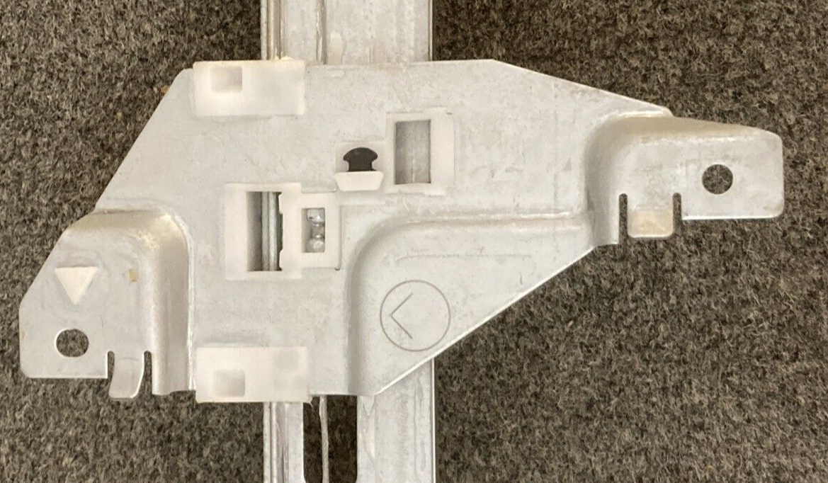 NEW GENUINE FORD MOTORCRAFT WLRA-299 POWER WINDOW REGULATOR LEFT