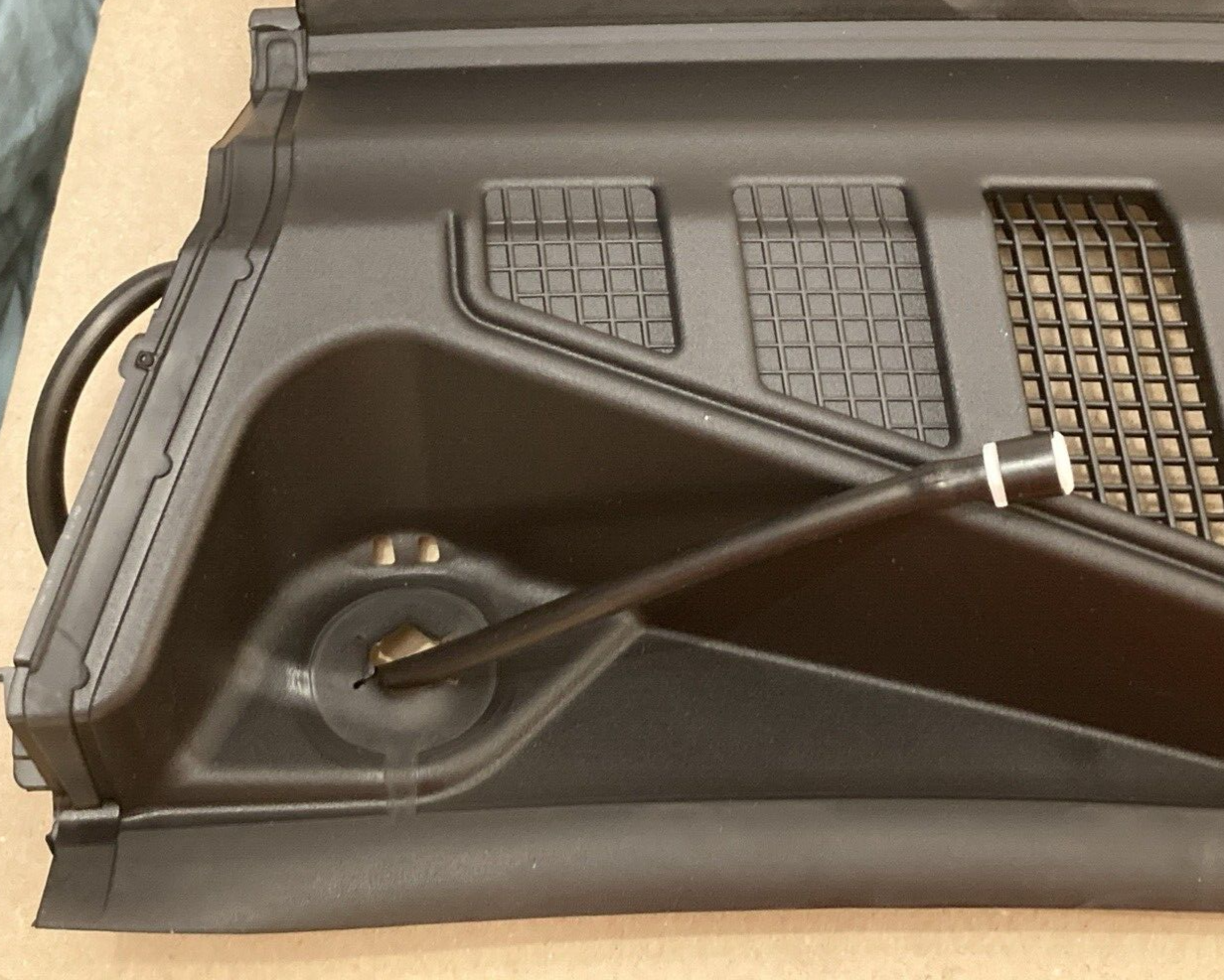 NEW GENUINE FORD FL3Z-15022A68-C Cowl Grille RIGHT FRONT FITS F-150