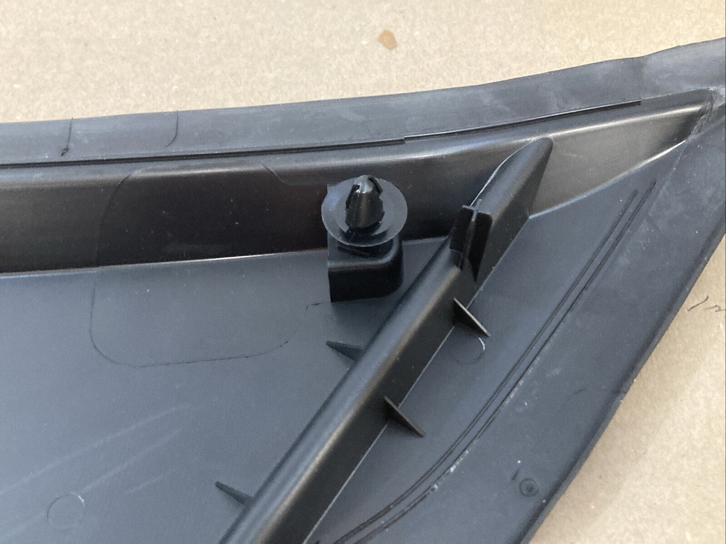 NEW GENUINE FORD FL3Z-15022A68-C Cowl Grille RIGHT FRONT FITS F-150