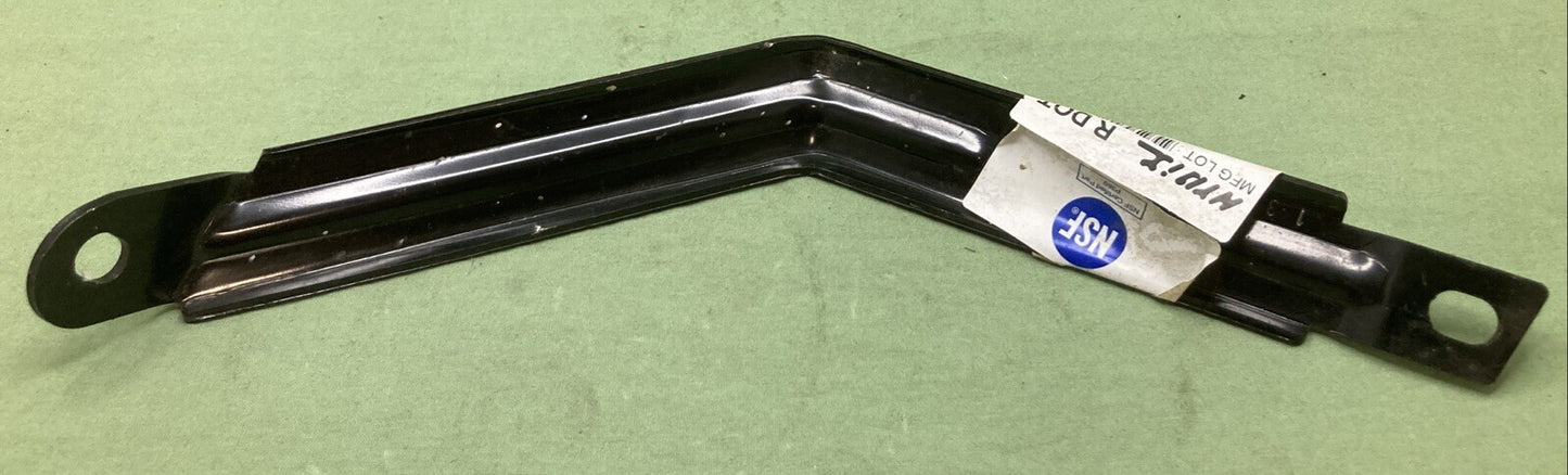 NEW REPLACES GM 1067181 BUMPER REINFORCEMENT BRACKET FRONT LOWER INNER RIGHT