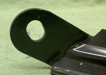 NEW REPLACES GM 1067181 BUMPER REINFORCEMENT BRACKET FRONT LOWER INNER RIGHT