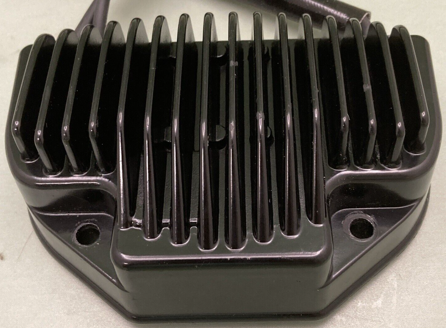 NEW GENUINE DRAG SPECIALTIES 2112-0800 VOLTAGE REGULATOR FXD 06-07 BLACK 12V 40A