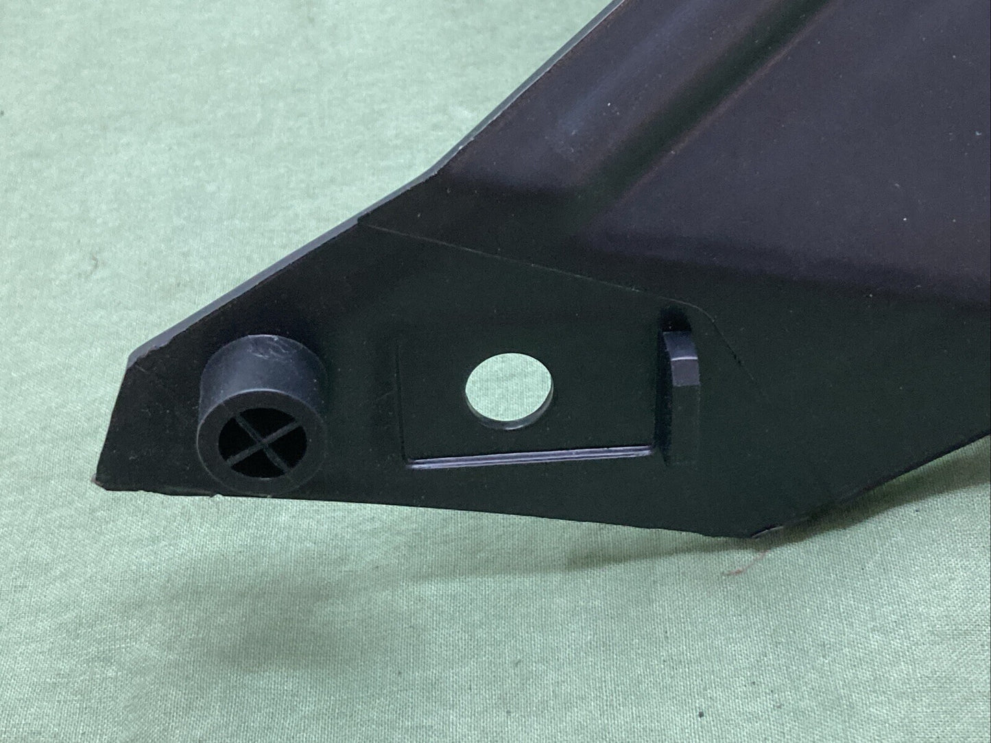 NEW GENUINE FORD BC3Z-15A246-BA Bumper Bezel Right Front