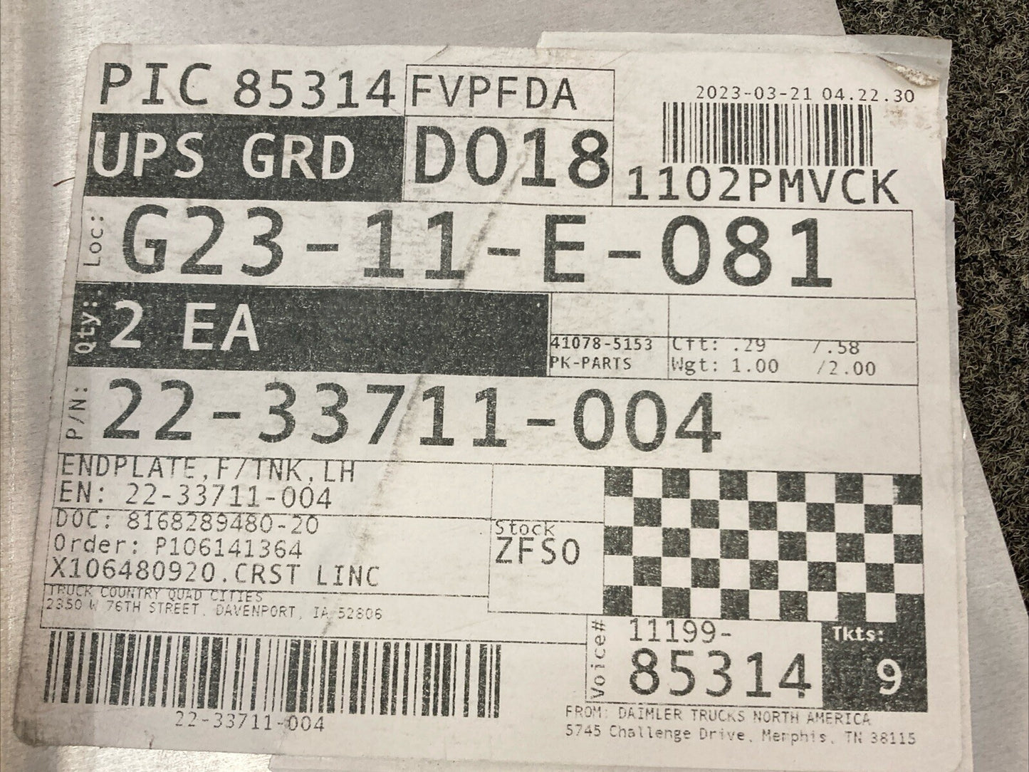 NEW GENUINE FEIGHTLINER 22-33711-004 Plate End - Fuel Tank, Step