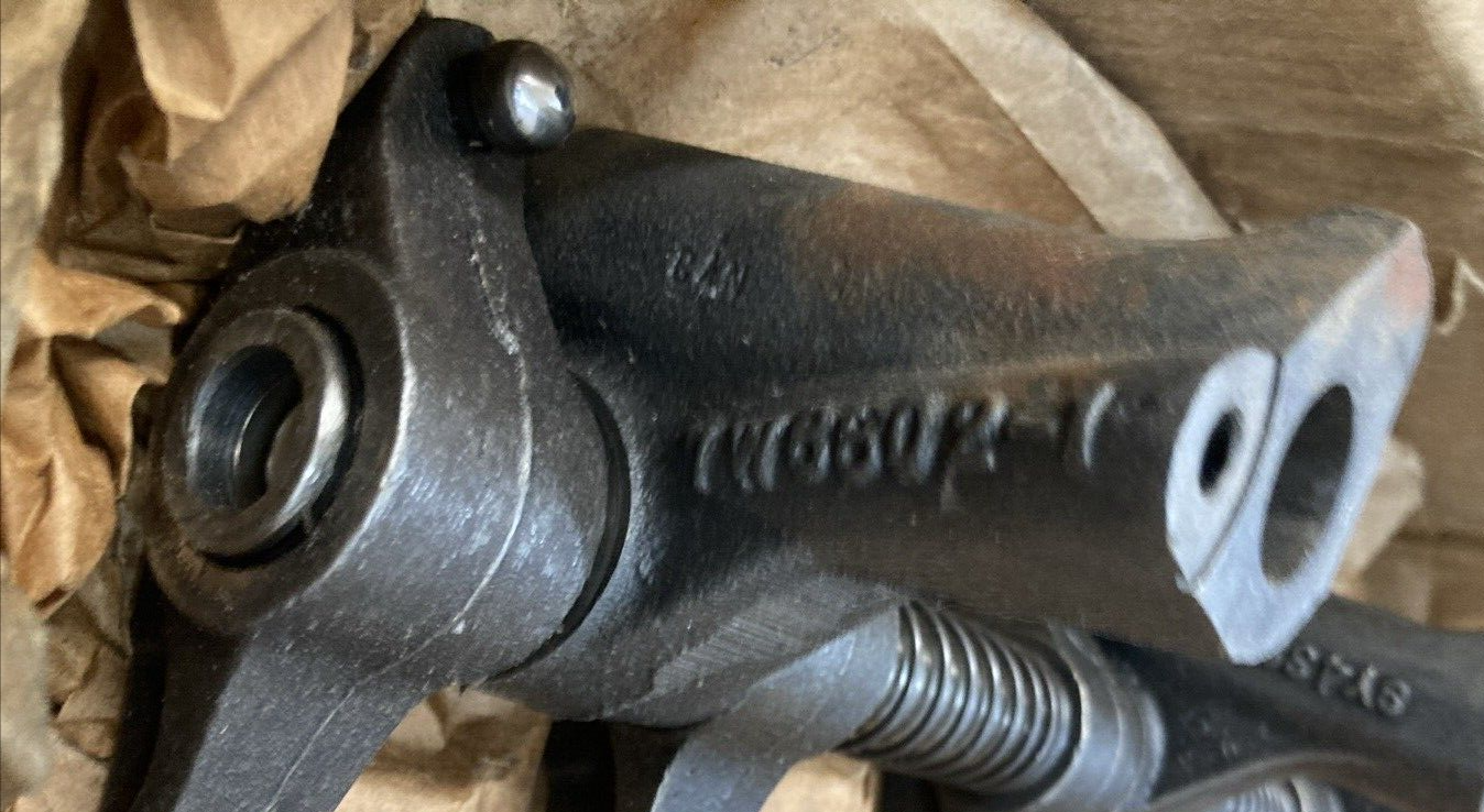 CATERPILLAR 4N5613 DIESEL ENGINE ROCKER ARM ASSEMBLY