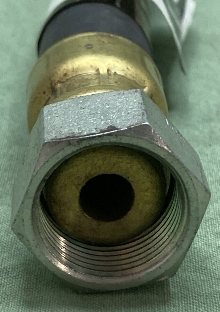 NEW GENUINE GATES 27641 AIR BRAKE HOSE ASSEMBLY 3/8" X 32" X 3/8"