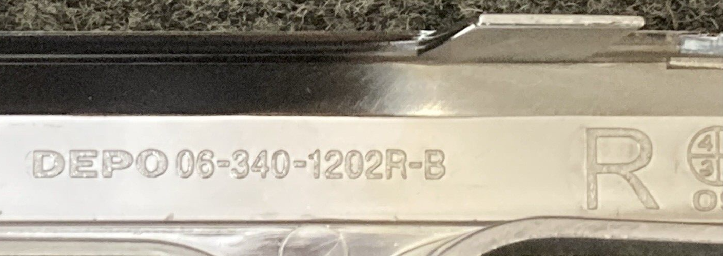 NEW VANDER HAAG'S S-19773 HEADLIGHT SIGNAL LAMP BEZEL RIGHT FRONT AMBER