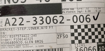 NEW GENUINE FREIGHTLINER A22-33062-006 BRACKET STEP SUPPORT
