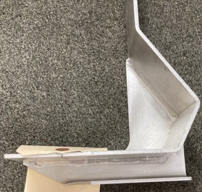NEW GENUINE FREIGHTLINER A22-33062-006 BRACKET STEP SUPPORT