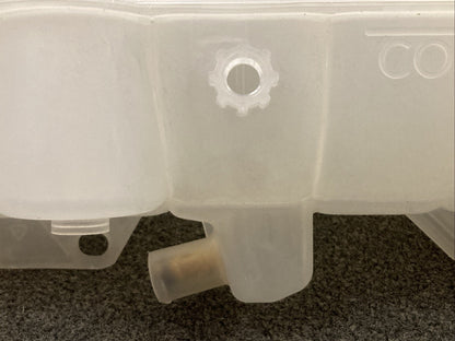 NEW GENUINE FREIGHTLINER 05-23045-002 COOLANT RESERVOIR SURGE TANK