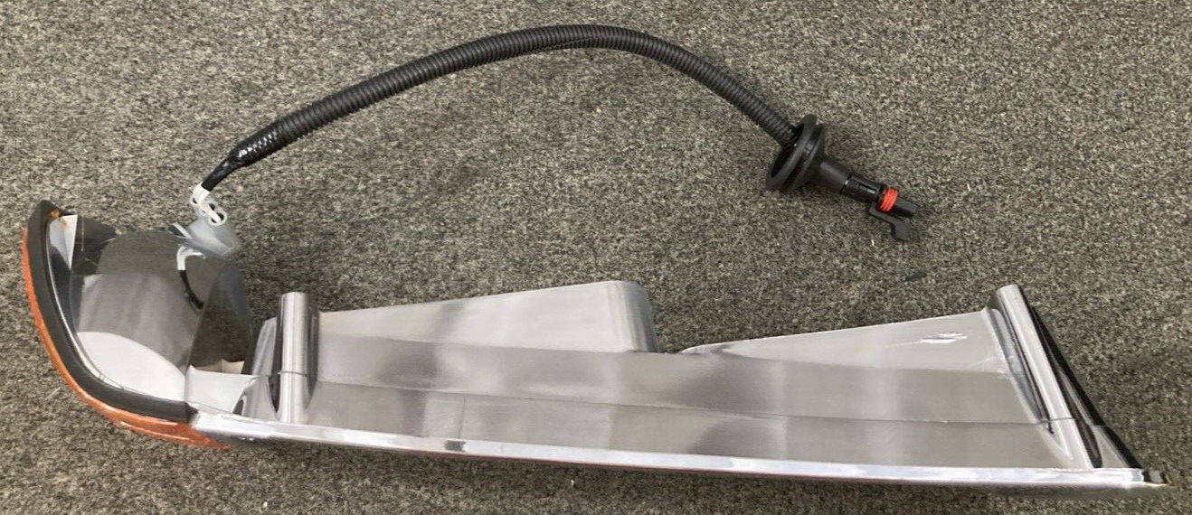 NEW VANDER HAAG'S S-19772 HEADLIGHT SIGNAL LAMP BEZEL LEFT FRONT AMBER