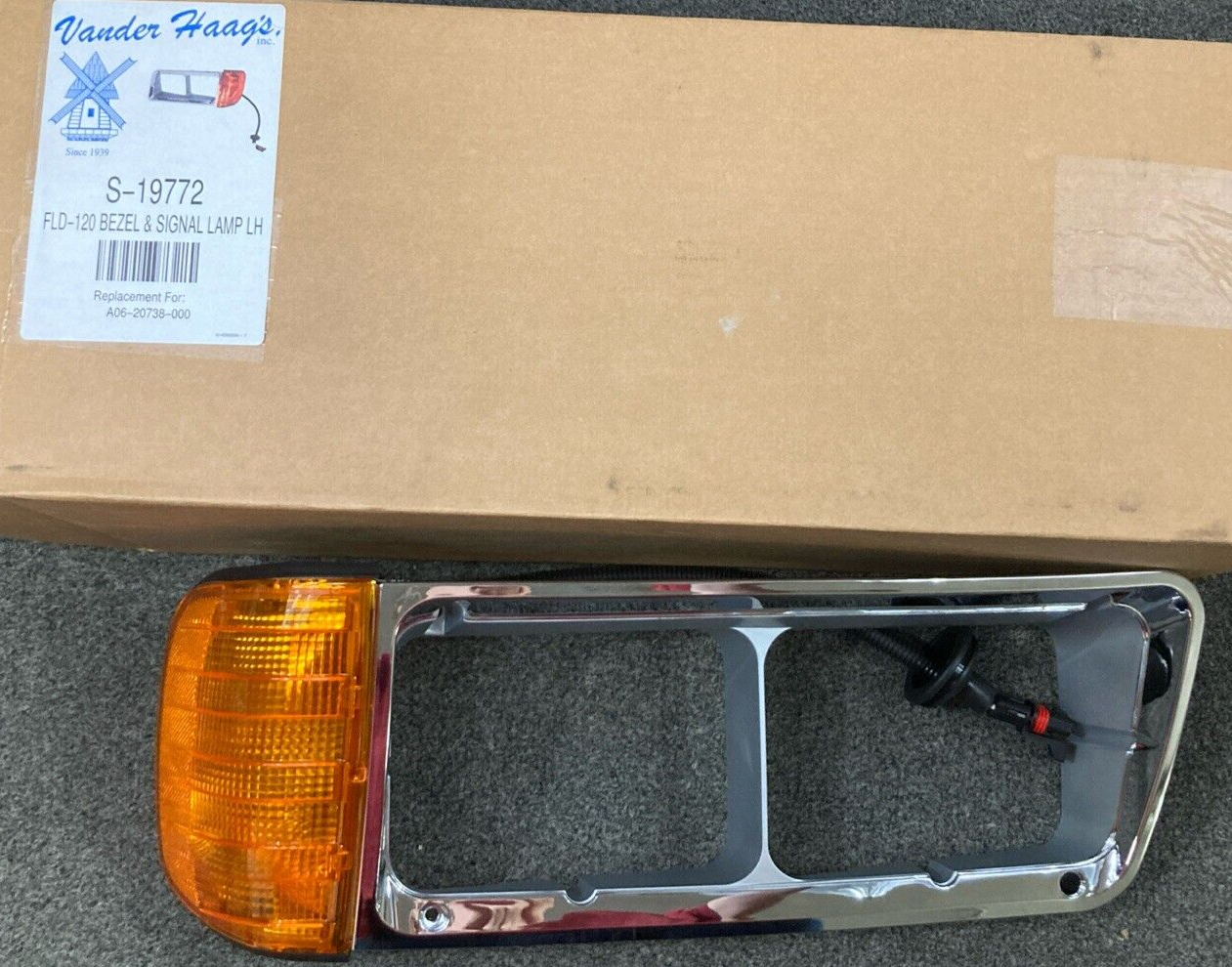 NEW VANDER HAAG'S S-19772 HEADLIGHT SIGNAL LAMP BEZEL LEFT FRONT AMBER