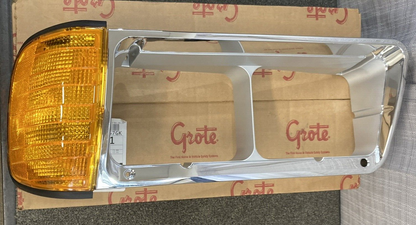 NEW GENUINE GROTE A06-20737-000 LH BEZEL,LENS FOR FREIGHTLINER