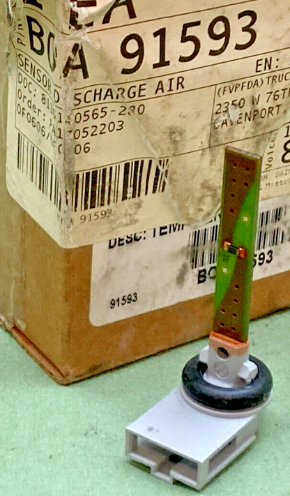 NEW GENUINE FREIGHTLINER BOA91593 SENSOR DISCHARGE AIR HEATER & A/C SLEEPER