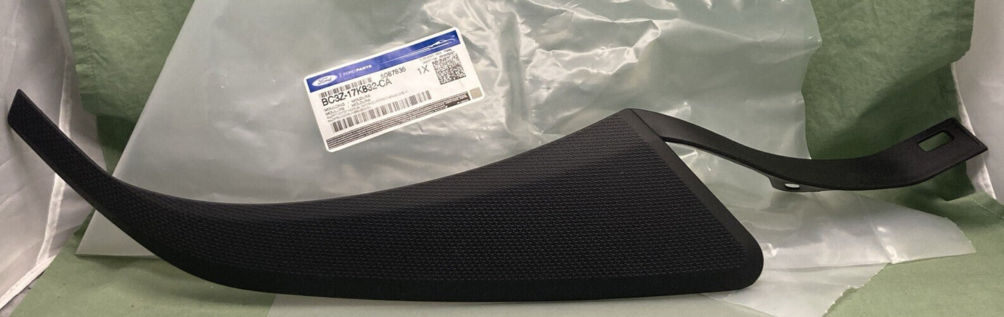 NEW GENUINE FORD BC3Z-17K832-CA BUMPER TRIM MOULDING, FRONT RIGHT