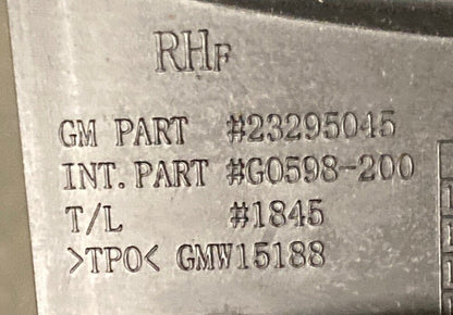 NEW GENUINE GM 23295045 STEP RUNNING BOARD RIGHT PASSENGER