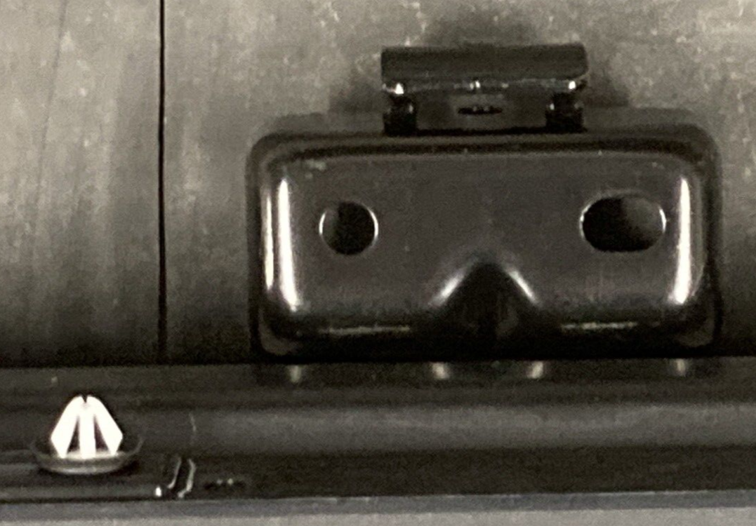 NEW GENUINE GM 23295045 STEP RUNNING BOARD RIGHT PASSENGER