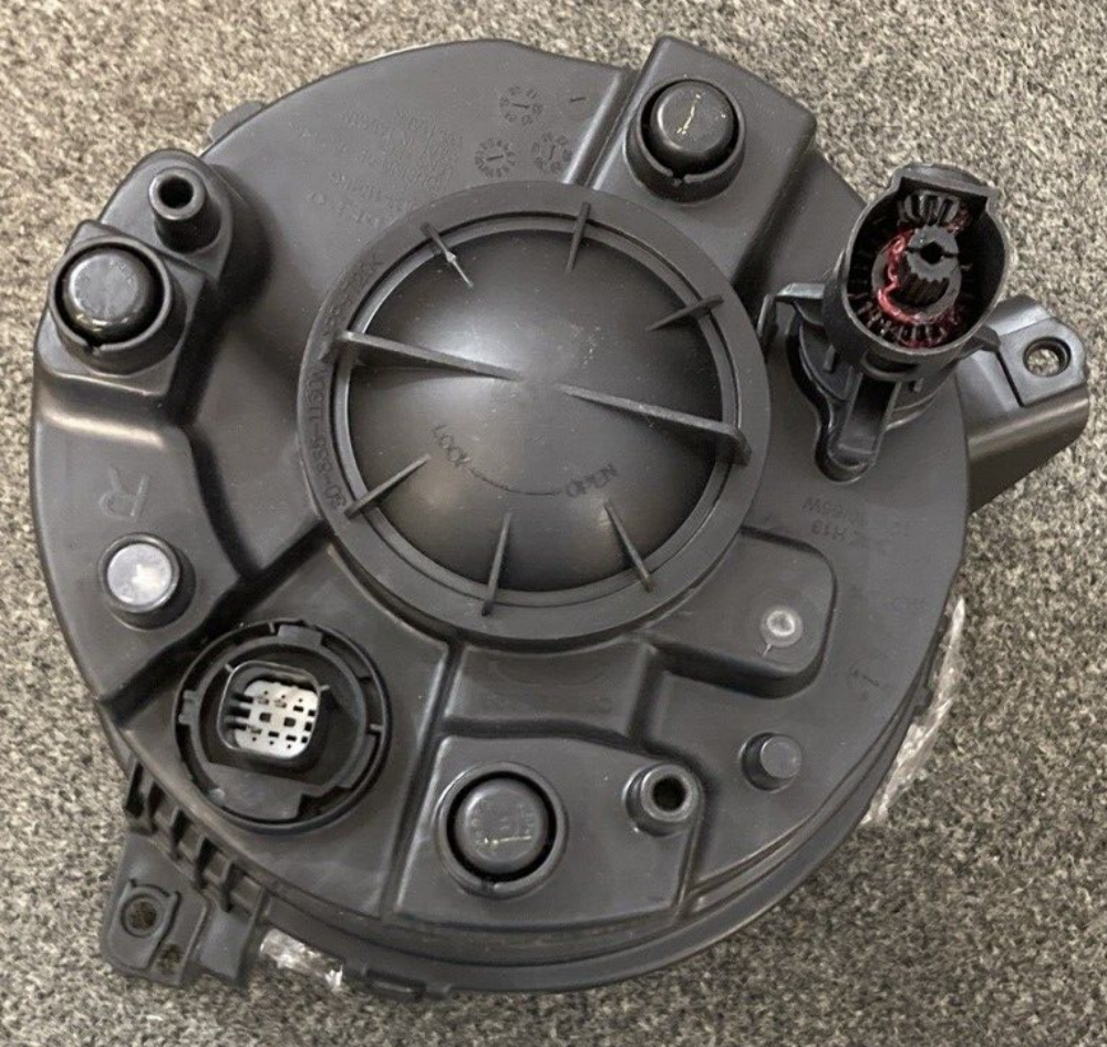 NEW DEPO 333-11AER-AC HEADLIGHT ASSEMBLY RIGHT HALOGEN