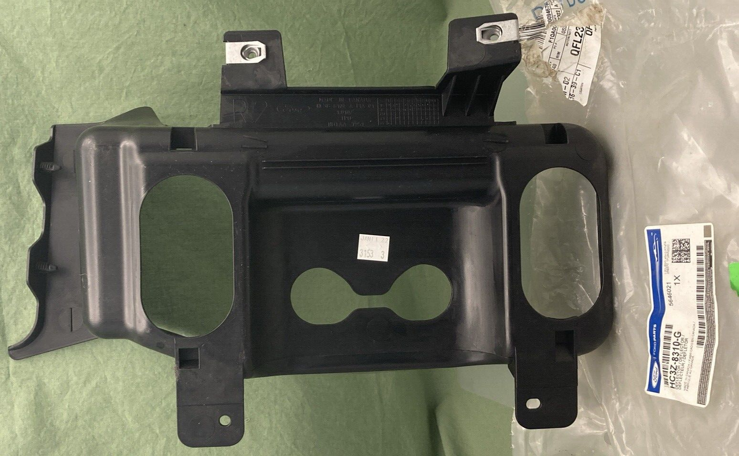 NEW GENUINE FORD HC3Z-8310-G Super Duty Front Bumper-Air Duct Right