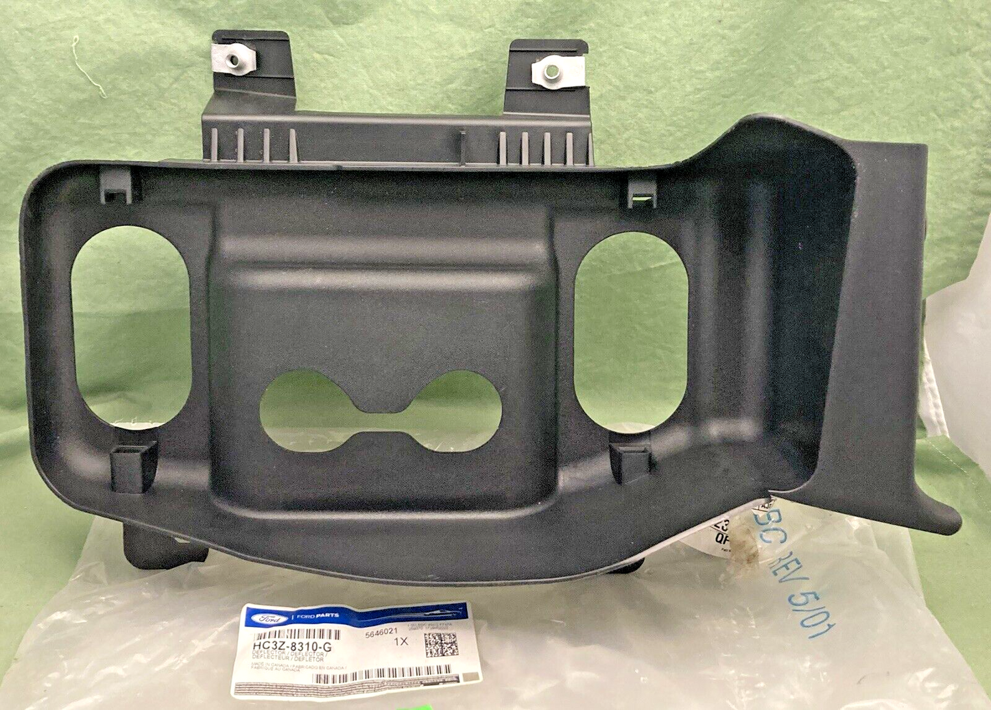 NEW GENUINE FORD HC3Z-8310-G Super Duty Front Bumper-Air Duct Right