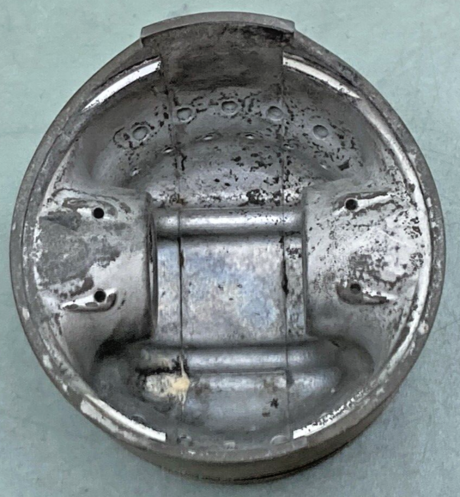 NEW GENUINE YAMAHA 371-11631-04-96 PISTON
